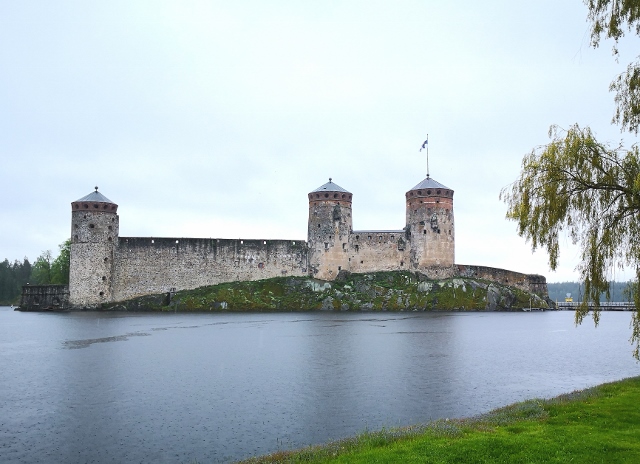 Die Burg Olavinlinna in Savonlinna ( leider bei Regen)