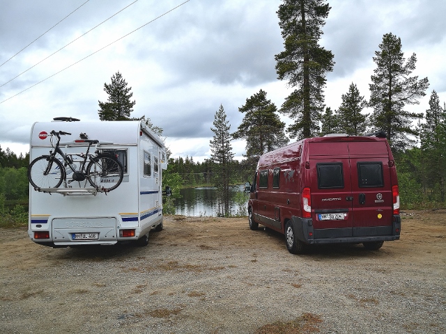 Unser letzter Stellplatz in Finnland, natürlich wieder an einem See und mit vielen Mücken