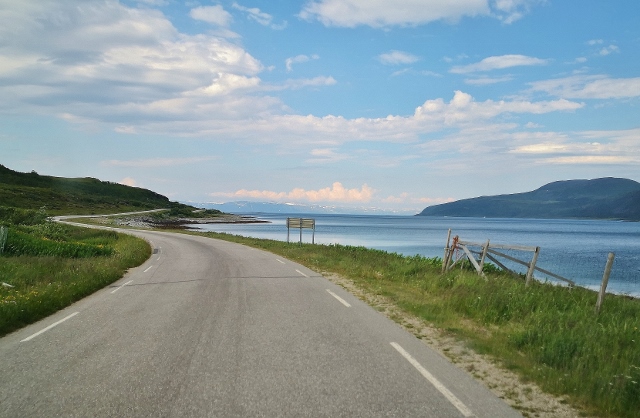 ... mal entlang am Fjord